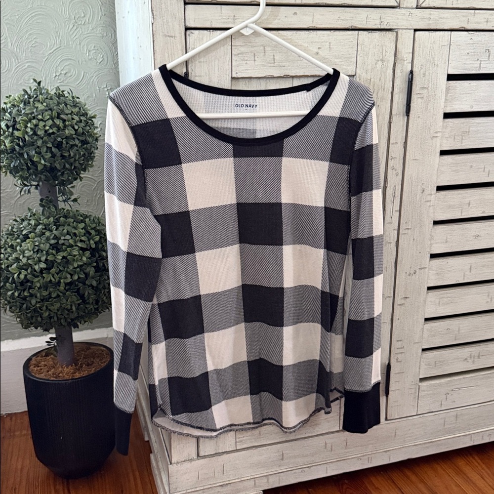 Old Navy Monochrome Plaid Long Sleeve Top